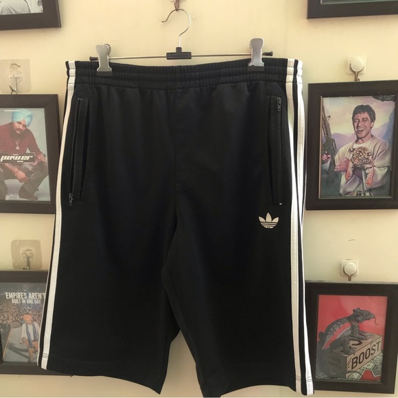 Adidas orignals shorts (M-L) - Picture 3 of 6